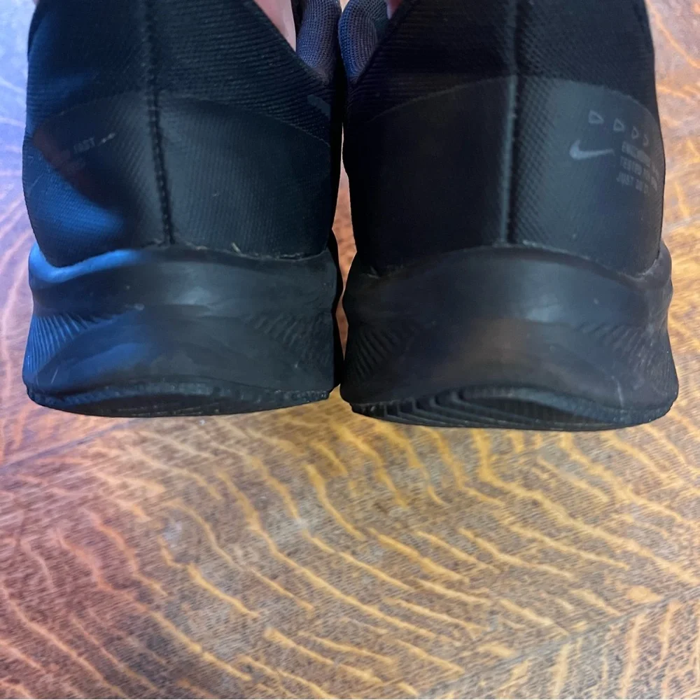 Nike Black Men’s Running Shoes 8 1/2